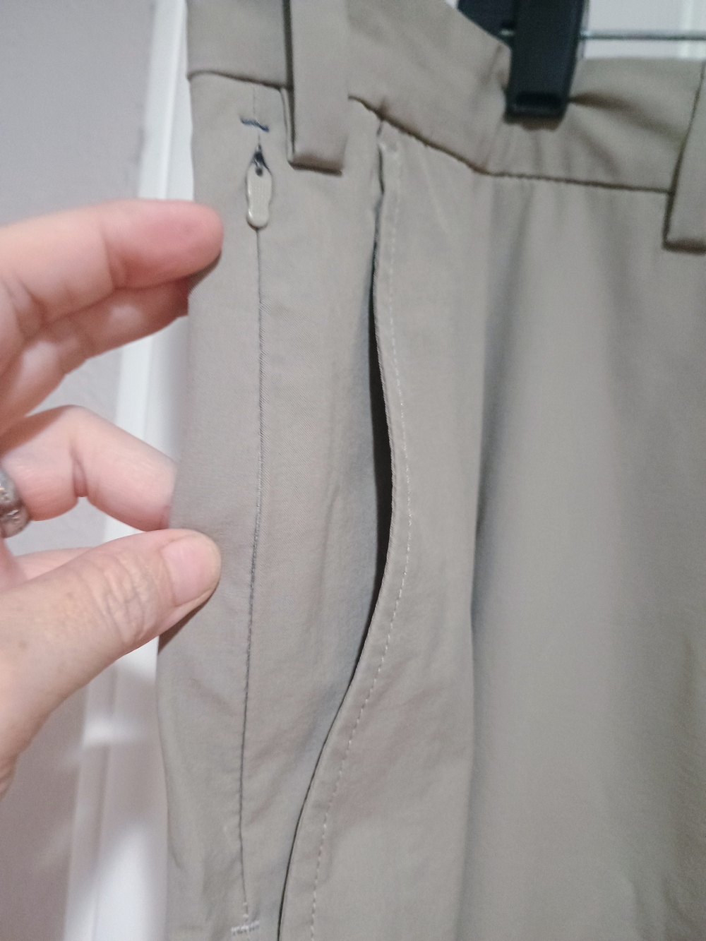 Vineyard Vines Men's Chinos in Navy and Khaki 2 Pair Stretchy Active Size 48x30 - Picture 4 of 9